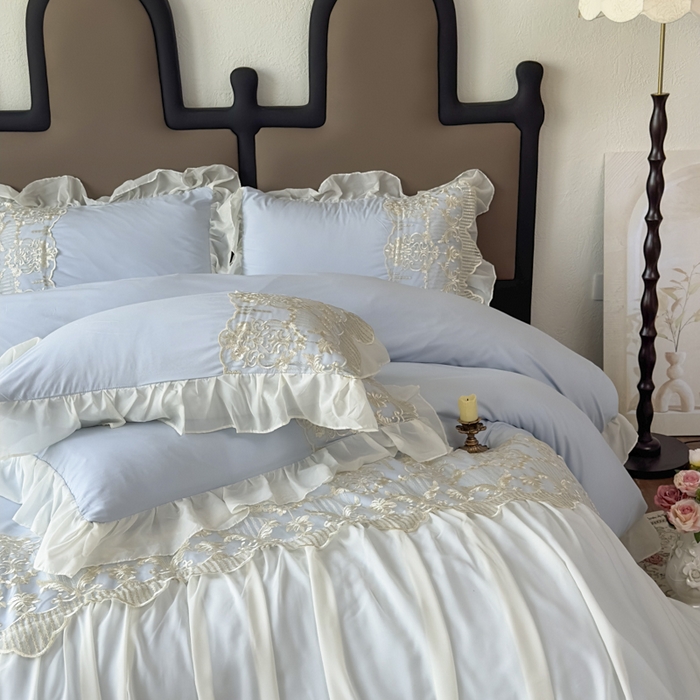 91家纺网 家纺一手货源 找家纺 鼎丰家纺 2025新款蕾丝刺绣雪纺花边四件套 香榭-浅蓝