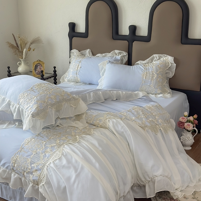 91家纺网 家纺一手货源 找家纺 鼎丰家纺 2025新款蕾丝刺绣雪纺花边四件套 香榭-浅蓝