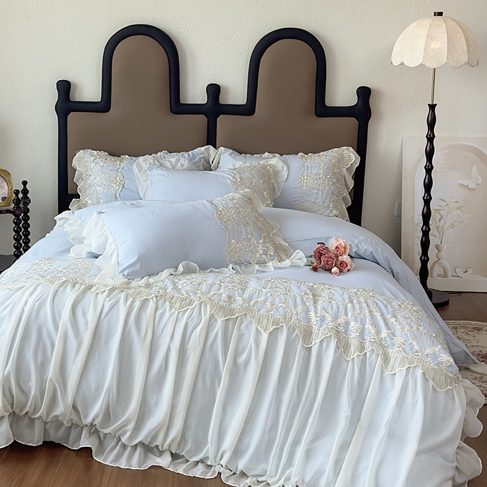 91家纺网 家纺一手货源 找家纺 鼎丰家纺 2025新款蕾丝刺绣雪纺花边四件套 香榭-浅蓝