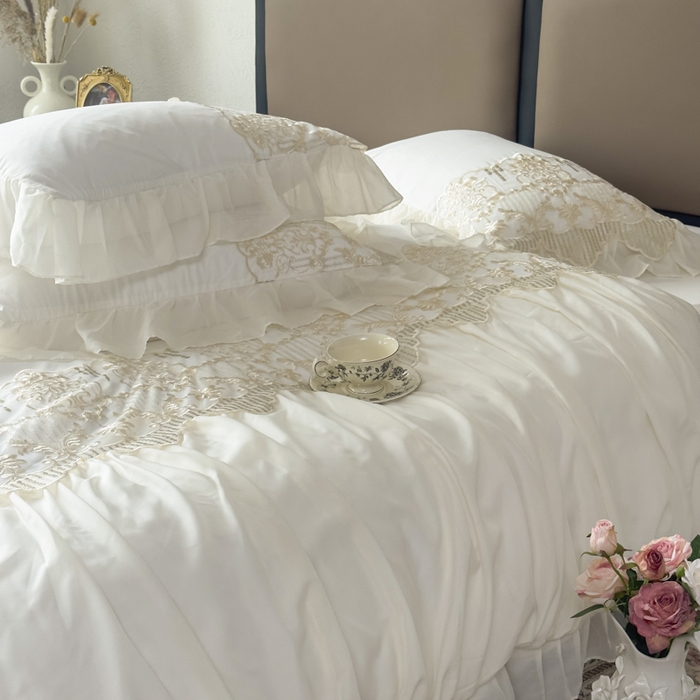 91家纺网 家纺一手货源 找家纺 鼎丰家纺 2025新款蕾丝刺绣雪纺花边四件套 香榭-奶白