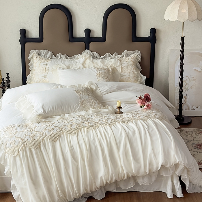 91家纺网 家纺一手货源 找家纺 鼎丰家纺 2025新款蕾丝刺绣雪纺花边四件套 香榭-奶白