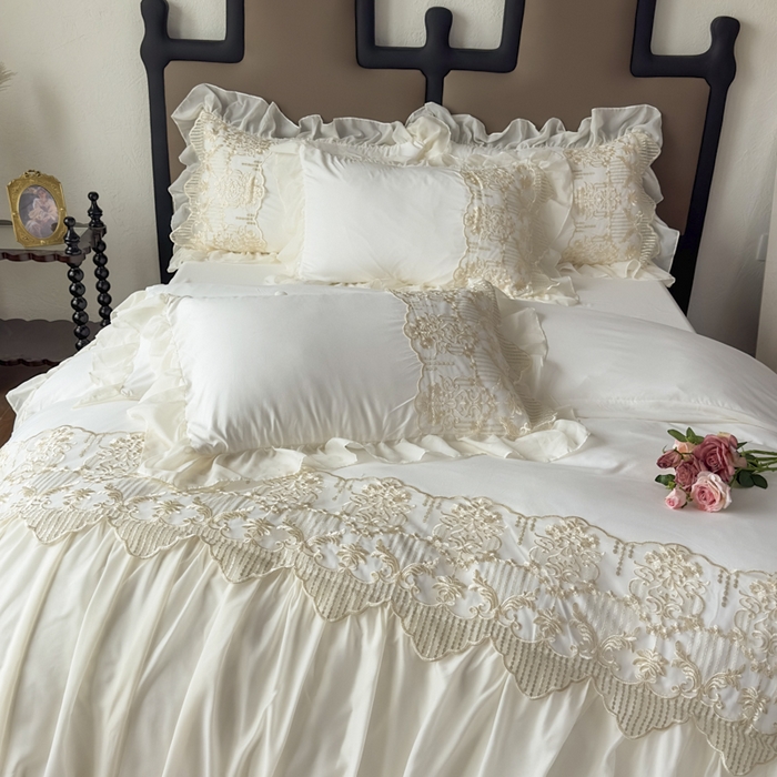 91家纺网 家纺一手货源 找家纺 鼎丰家纺 2025新款蕾丝刺绣雪纺花边四件套 香榭-奶白