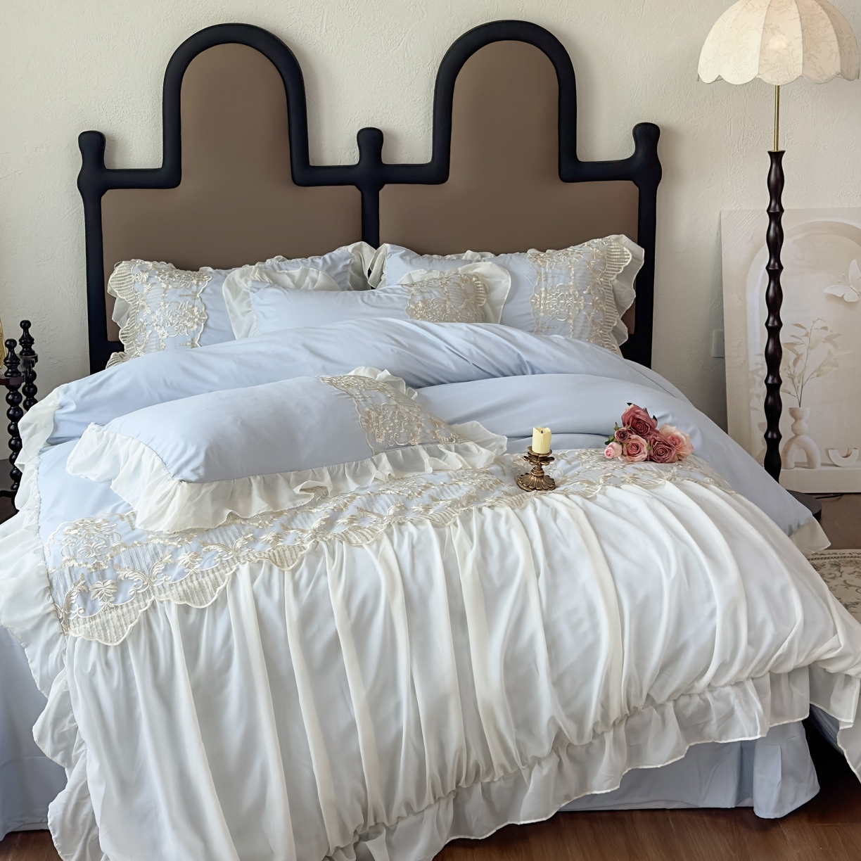 91家纺网 家纺一手货源 找家纺 鼎丰家纺 2025新款蕾丝刺绣雪纺花边四件套 香榭-浅蓝