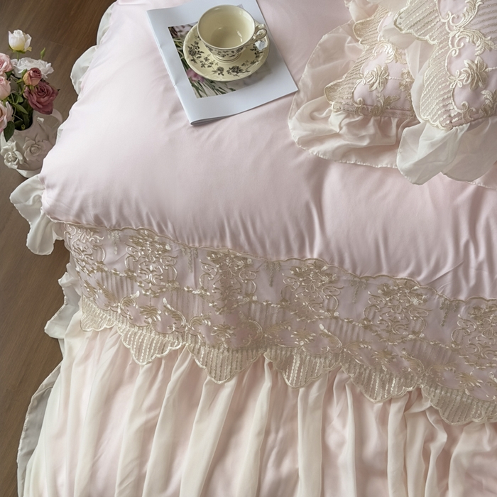 91家纺网 家纺一手货源 找家纺 鼎丰家纺 2025新款蕾丝刺绣雪纺花边四件套 香榭-浅粉