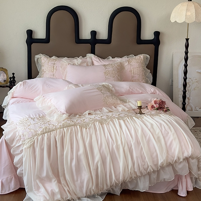 91家纺网 家纺一手货源 找家纺 鼎丰家纺 2025新款蕾丝刺绣雪纺花边四件套 香榭-浅粉