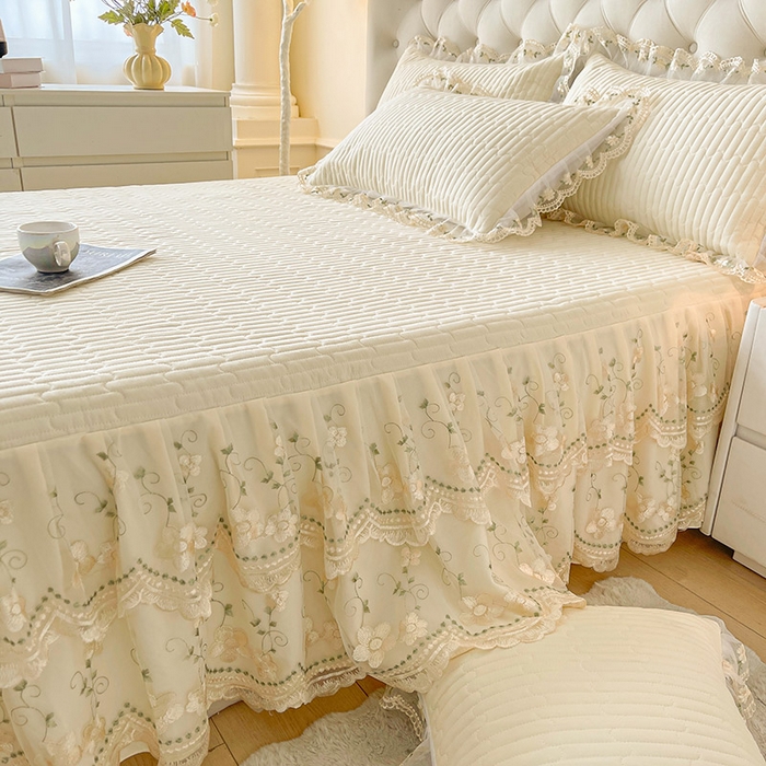 91家纺网 家纺一手货源 找家纺 （总）鼎丰家纺 2025新款皱皱纱夹棉床裙三件套--晨曦系列