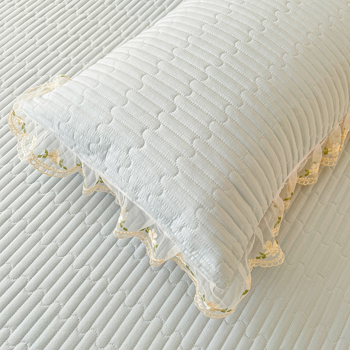 91家纺网 家纺一手货源 找家纺 鼎丰家纺 2025新款皱皱纱夹棉床裙三件套--晨曦系列 晨曦-清新蓝