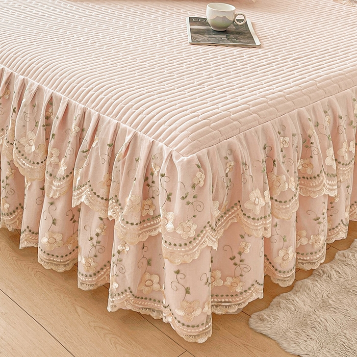 91家纺网 家纺一手货源 找家纺 鼎丰家纺 2025新款皱皱纱夹棉床裙三件套--晨曦系列 晨曦-玉色