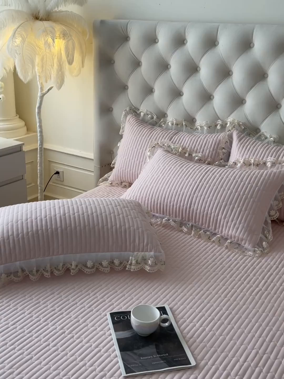 91家纺网 家纺一手货源 找家纺 鼎丰家纺 2025新款皱皱纱夹棉床裙三件套--晨曦系列 晨曦-玉色