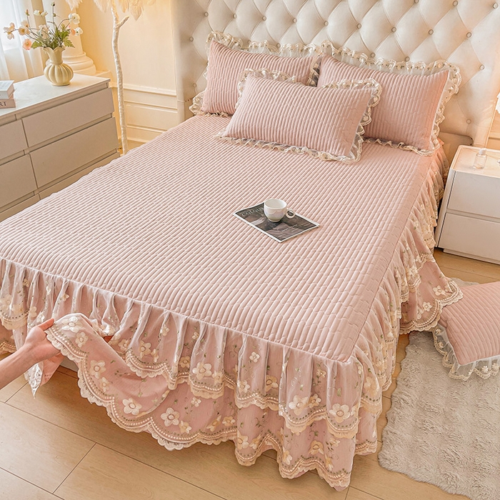 91家纺网 家纺一手货源 找家纺 鼎丰家纺 2025新款皱皱纱夹棉床裙三件套--晨曦系列 晨曦-豆沙