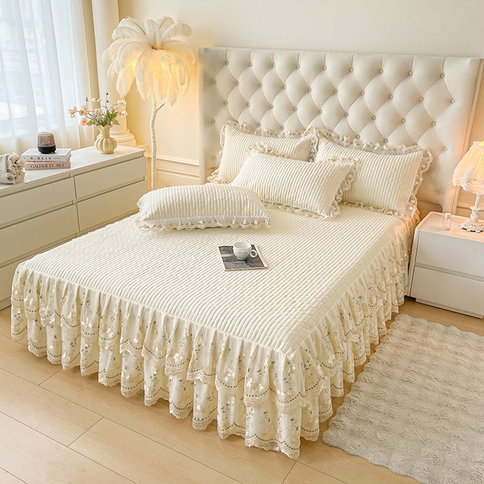 91家纺网 家纺一手货源 找家纺 鼎丰家纺 2025新款皱皱纱夹棉床裙三件套--晨曦系列 晨曦-奶油黄