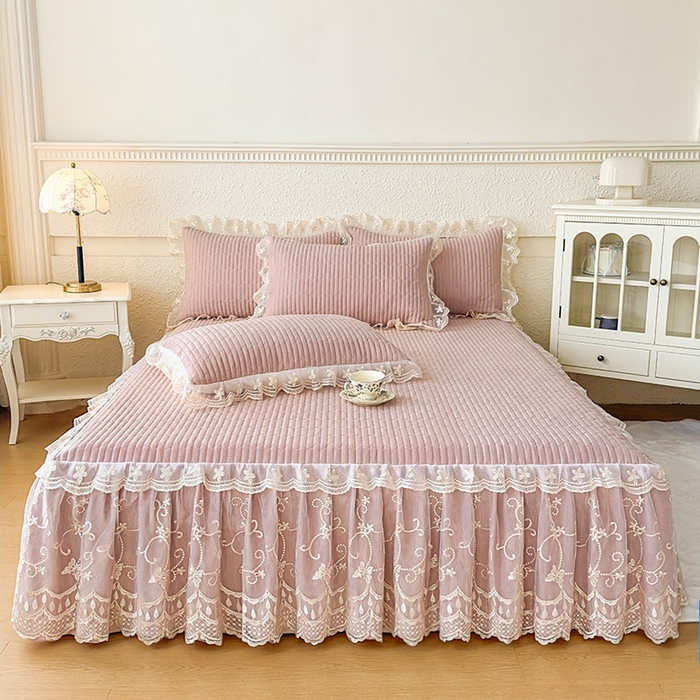 91家纺网 家纺一手货源 找家纺 （总）鼎丰家纺 2025新款皱皱纱夹棉床裙三件套-花影系列