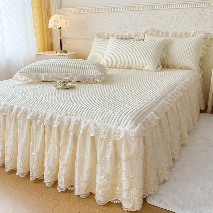 91家纺网 家纺一手货源 找家纺 鼎丰家纺 2025新款皱皱纱夹棉床裙三件套-花影系列 花影-浅米