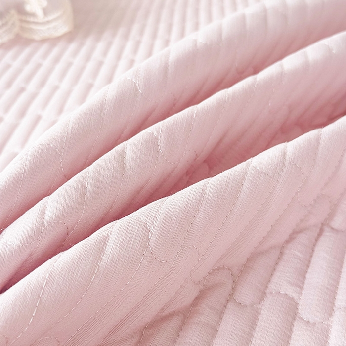 91家纺网 家纺一手货源 找家纺 鼎丰家纺 2025新款皱皱纱夹棉床裙三件套-花影系列 花影-樱花粉