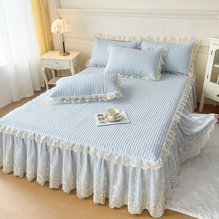 91家纺网 家纺一手货源 找家纺 鼎丰家纺 2025新款皱皱纱夹棉床裙三件套-花影系列 花影-浅蓝