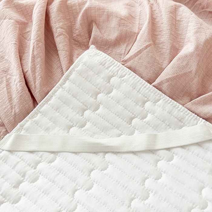 91家纺网 家纺一手货源 找家纺 鼎丰家纺 2025新款皱皱纱夹棉床裙三件套-花影系列 花影-豆沙