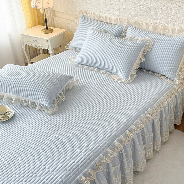 91家纺网 家纺一手货源 找家纺 鼎丰家纺 2025新款皱皱纱夹棉床裙三件套-花影系列 花影-浅蓝