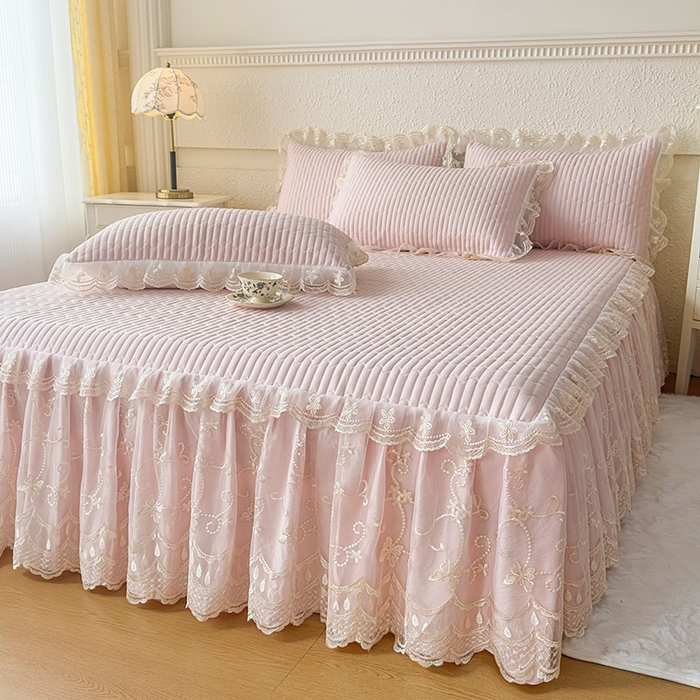 91家纺网 家纺一手货源 找家纺 鼎丰家纺 2025新款皱皱纱夹棉床裙三件套-花影系列 花影-浅玉