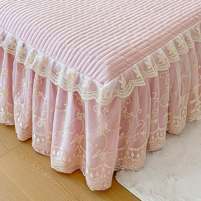 91家纺网 家纺一手货源 找家纺 鼎丰家纺 2025新款皱皱纱夹棉床裙三件套-花影系列 花影-樱花粉