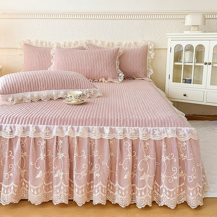 91家纺网 家纺一手货源 找家纺 鼎丰家纺 2025新款皱皱纱夹棉床裙三件套-花影系列 花影-豆沙