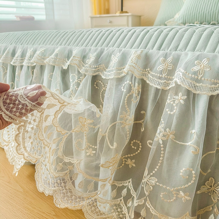 91家纺网 家纺一手货源 找家纺 鼎丰家纺 2025新款皱皱纱夹棉床裙三件套-花影系列 花影-清新绿