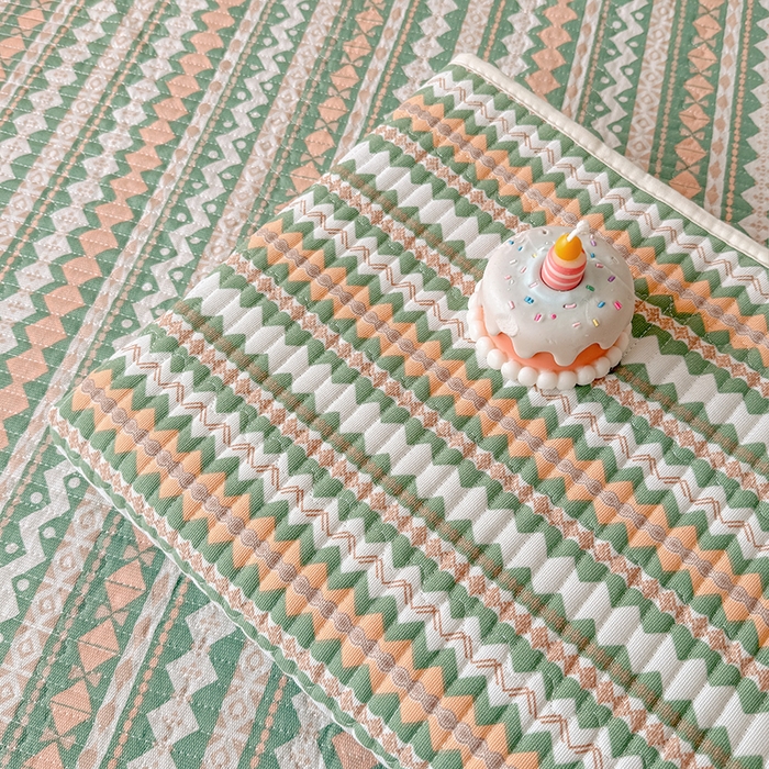 91家纺网 家纺一手货源 找家纺 （总）大元 2025新款A类数码印花朴棉夹棉床盖老粗布床盖双面可用学生单床盖 床盖单件