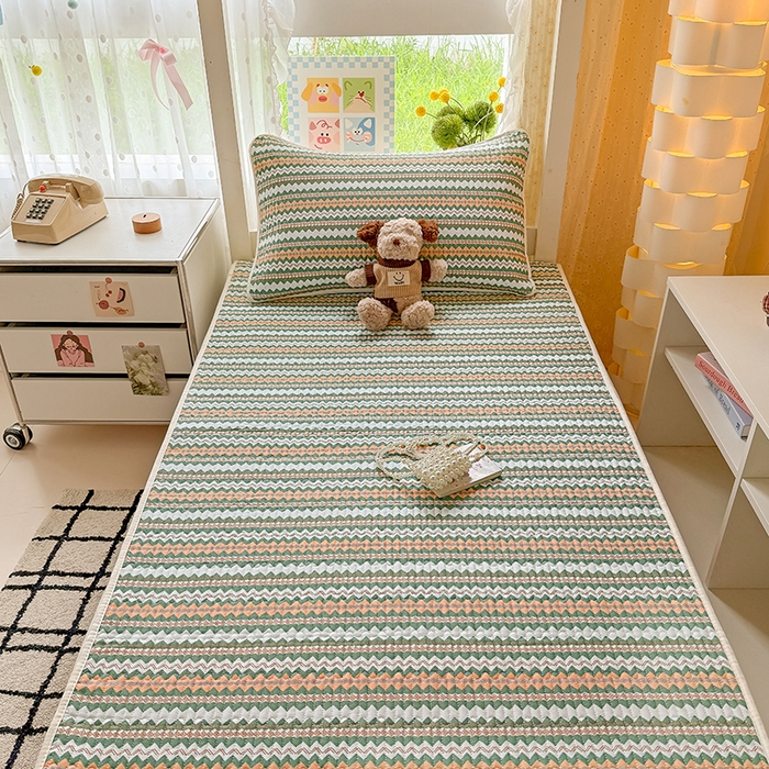 91家纺网 家纺一手货源 找家纺 大元 2025新款A类数码印花朴棉夹棉床盖老粗布床盖双面可用学生单床盖 床盖单件 多彩条纹