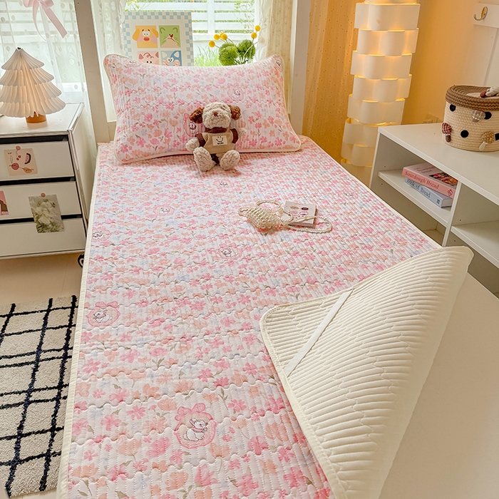 91家纺网 家纺一手货源 找家纺 大元 2025新款A类数码印花朴棉夹棉床盖老粗布床盖双面可用学生单床盖 床盖单件 礼花兔