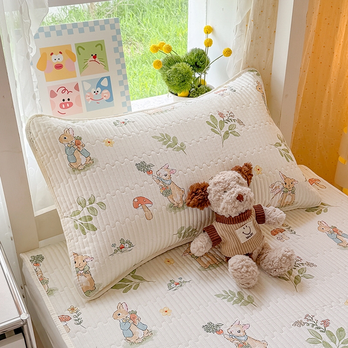 91家纺网 家纺一手货源 找家纺 大元 2025新款A类数码印花朴棉夹棉床盖老粗布床盖双面可用学生单床盖 床盖单件 花从兔