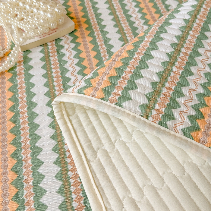 91家纺网 家纺一手货源 找家纺 大元 2025新款A类数码印花朴棉夹棉床盖老粗布床盖双面可用学生单床盖 床盖单件 多彩条纹