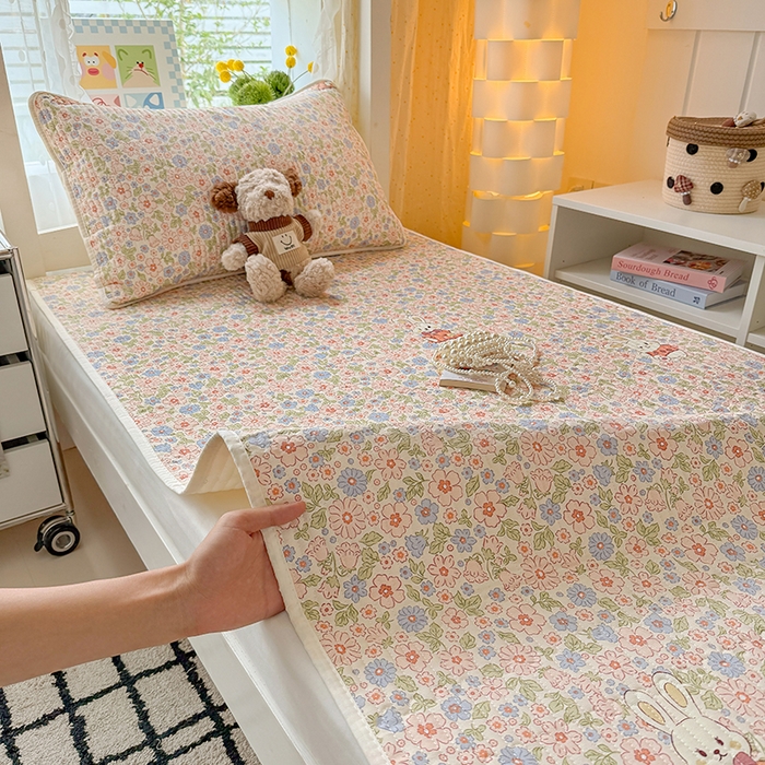 大元 2025新款A类数码印花朴棉夹棉床盖老粗布床盖双面可用学生单床盖 床盖单件 花园小兔