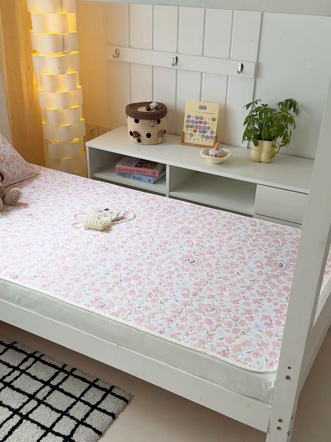 91家纺网 家纺一手货源 找家纺 大元 2025新款A类数码印花朴棉夹棉床盖老粗布床盖双面可用学生单床盖 床盖单件 礼花兔