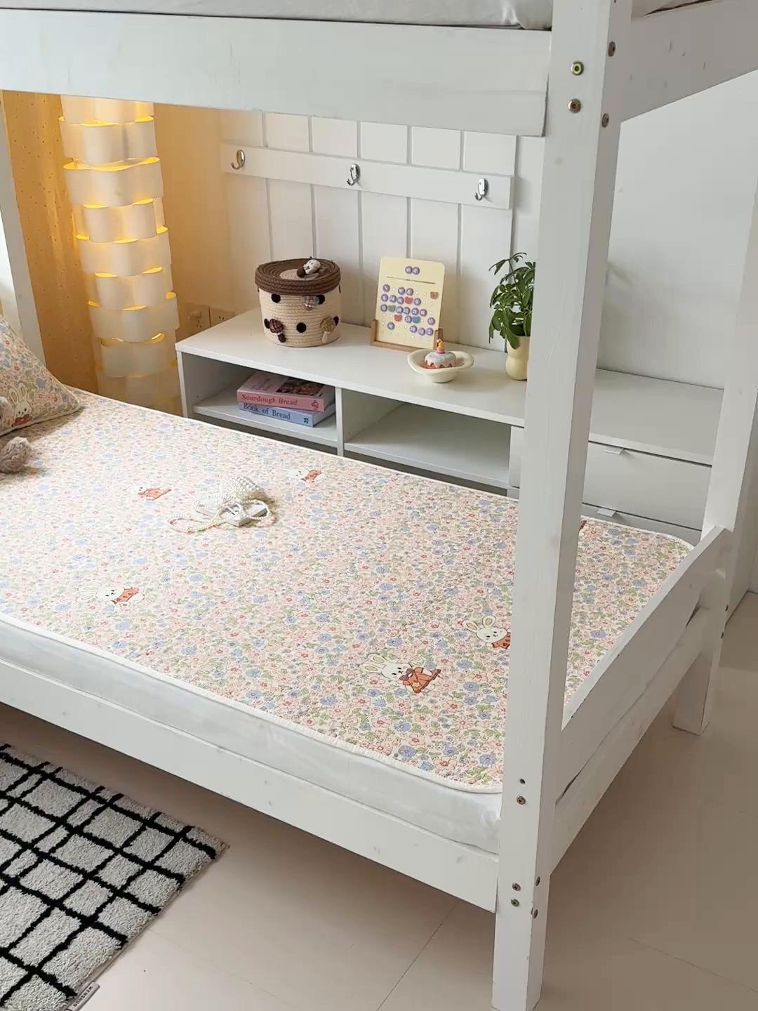 91家纺网 家纺一手货源 找家纺 大元 2025新款A类数码印花朴棉夹棉床盖老粗布床盖双面可用学生单床盖 床盖单件 花园小兔