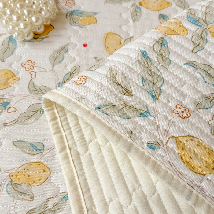 91家纺网 家纺一手货源 找家纺 大元 2025新款A类数码印花朴棉夹棉床盖老粗布床盖双面可用学生单床盖 床盖单件 小柠檬