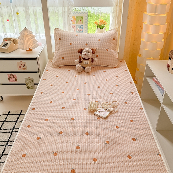 91家纺网 家纺一手货源 找家纺 大元 2025新款A类数码印花朴棉夹棉床盖老粗布床盖双面可用学生单床盖 床盖单件 小橘子