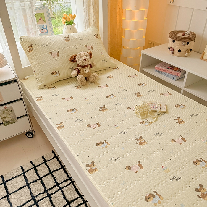 91家纺网 家纺一手货源 找家纺 大元 2025新款A类数码印花朴棉夹棉床盖老粗布床盖双面可用学生单床盖 床盖单件 汪汪派