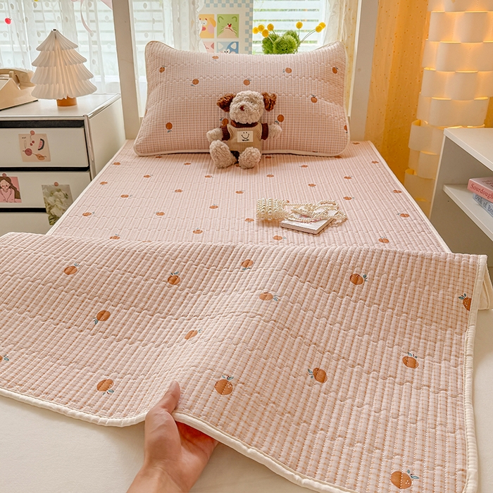 91家纺网 家纺一手货源 找家纺 大元 2025新款A类数码印花朴棉夹棉床盖老粗布床盖双面可用学生单床盖 床盖单件 小橘子