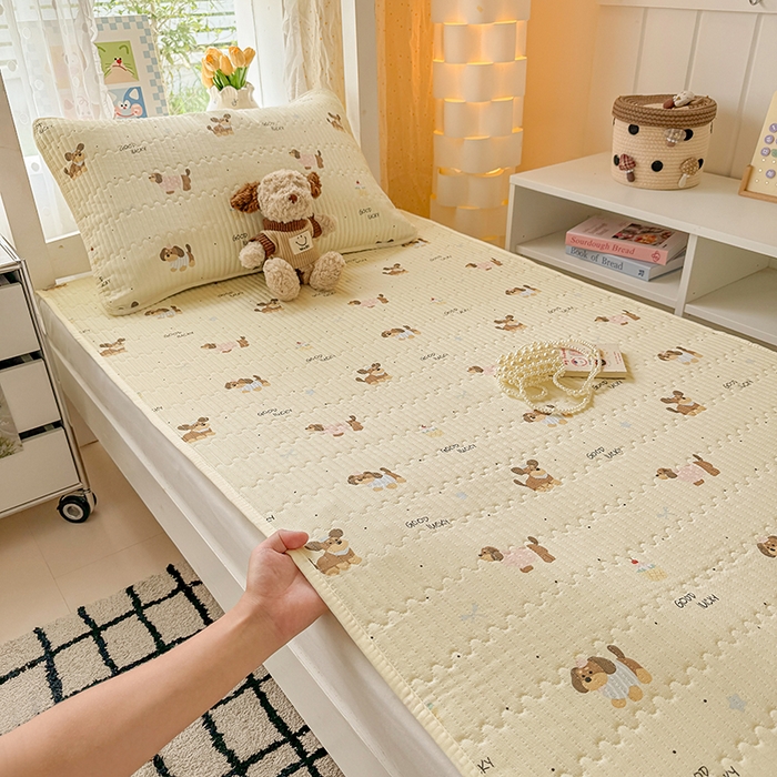 91家纺网 家纺一手货源 找家纺 大元 2025新款A类数码印花朴棉夹棉床盖老粗布床盖双面可用学生单床盖 床盖单件 汪汪派