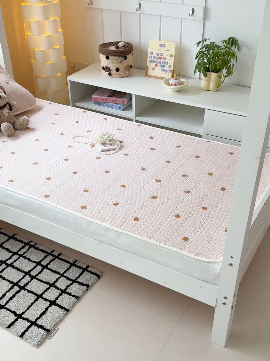 91家纺网 家纺一手货源 找家纺 大元 2025新款A类数码印花朴棉夹棉床盖老粗布床盖双面可用学生单床盖 床盖单件 小橘子