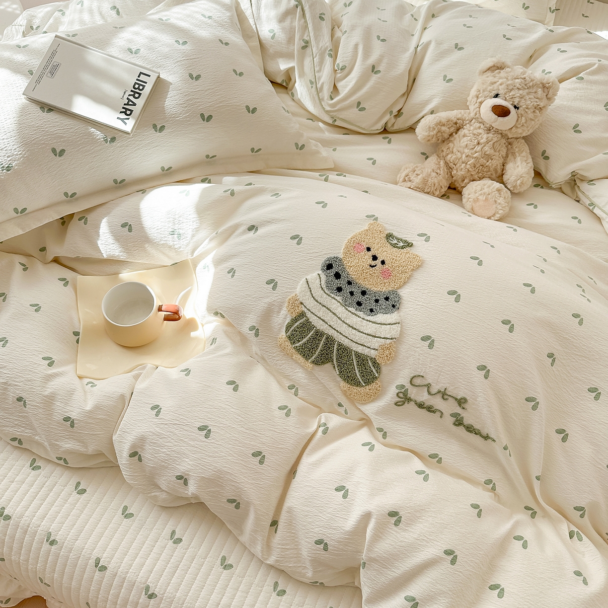 91家纺网 家纺一手货源 找家纺 元熙 2025新款木棉砂洗毛巾绣毛巾绣被芯床盖四件套 绿叶熊