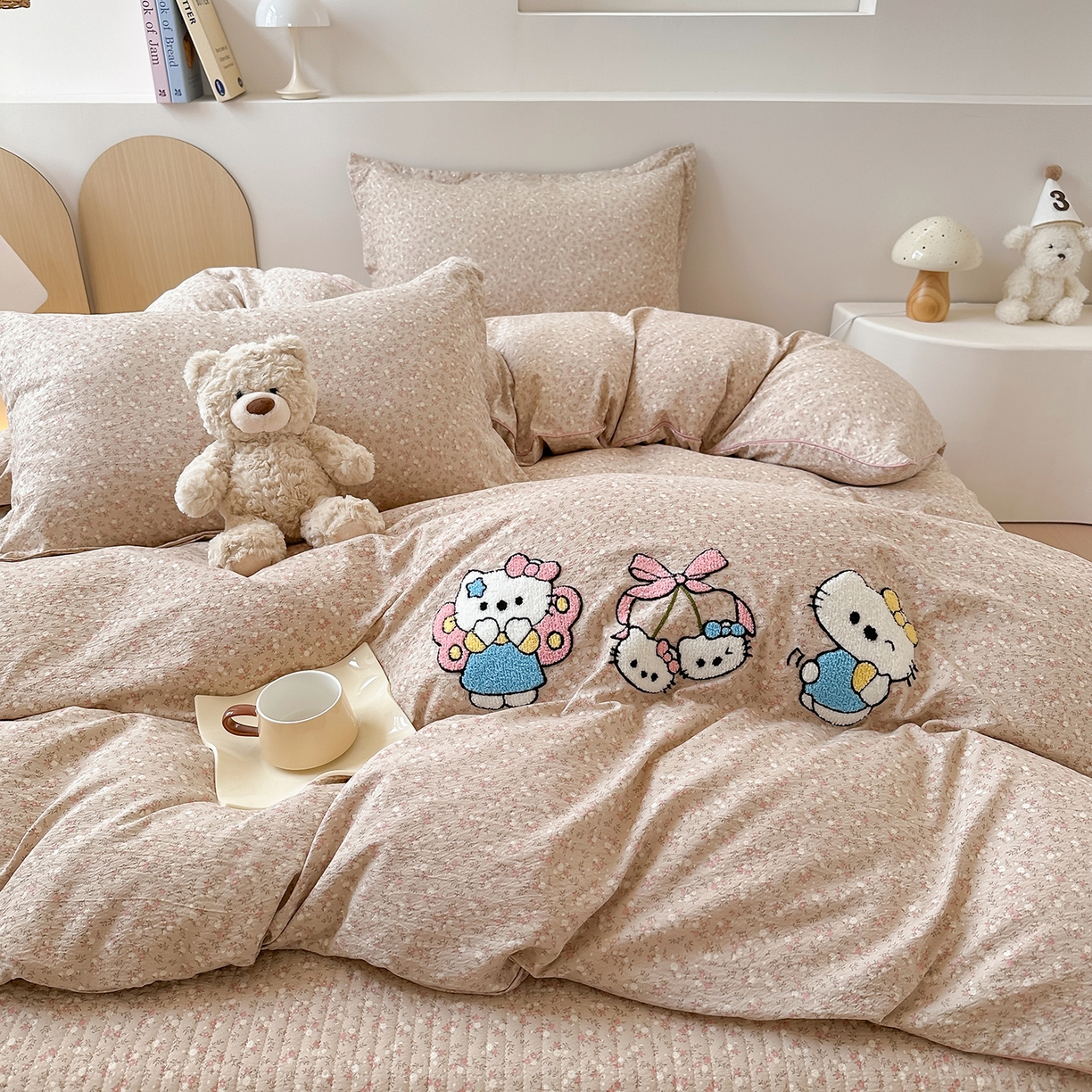 91家纺网 家纺一手货源 找家纺 元熙 2025新款木棉砂洗毛巾绣毛巾绣被芯床盖四件套 TK猫