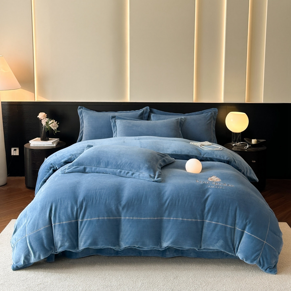 91家纺网 家纺一手货源 找家纺 狂想家 2025新款刺绣牛奶绒四件套-安琪儿 安琪儿-宾利蓝