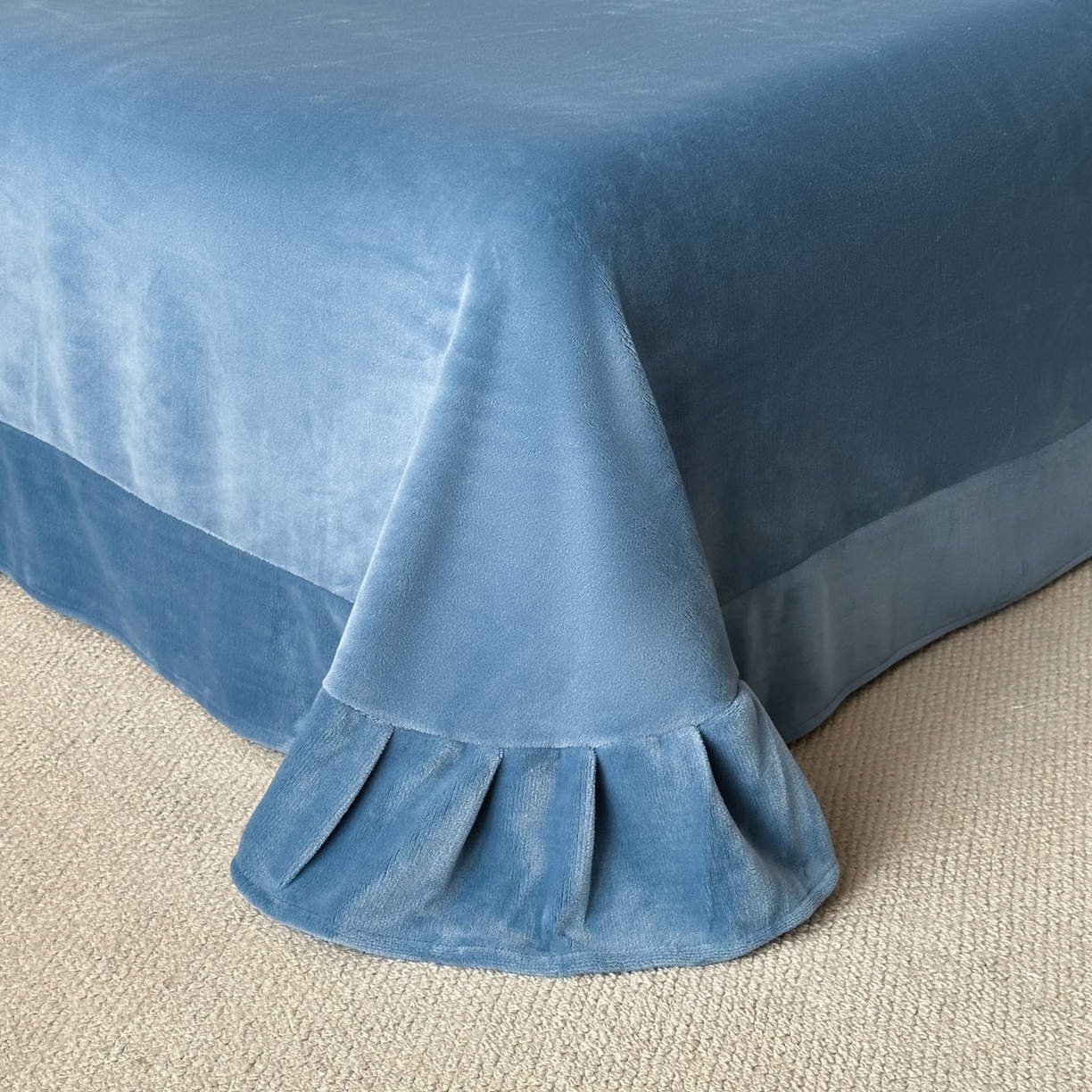 91家纺网 家纺一手货源 找家纺 狂想家 2025新款刺绣牛奶绒四件套-安琪儿 安琪儿-宾利蓝