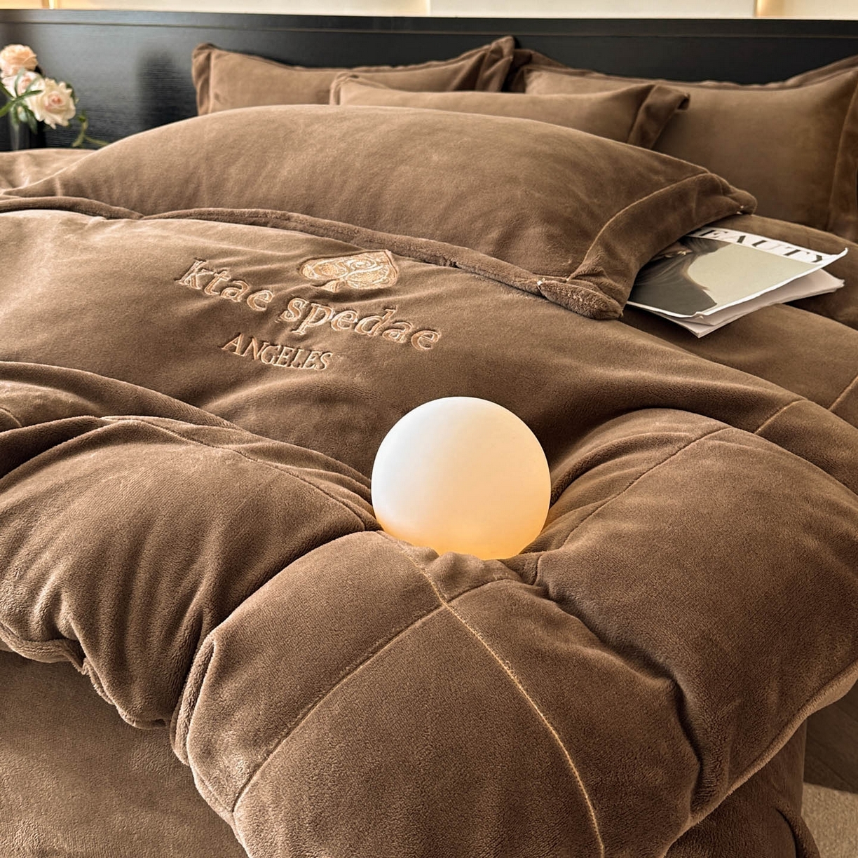 狂想家 2025新款刺绣牛奶绒四件套-安琪儿 安琪儿-轻奢咖