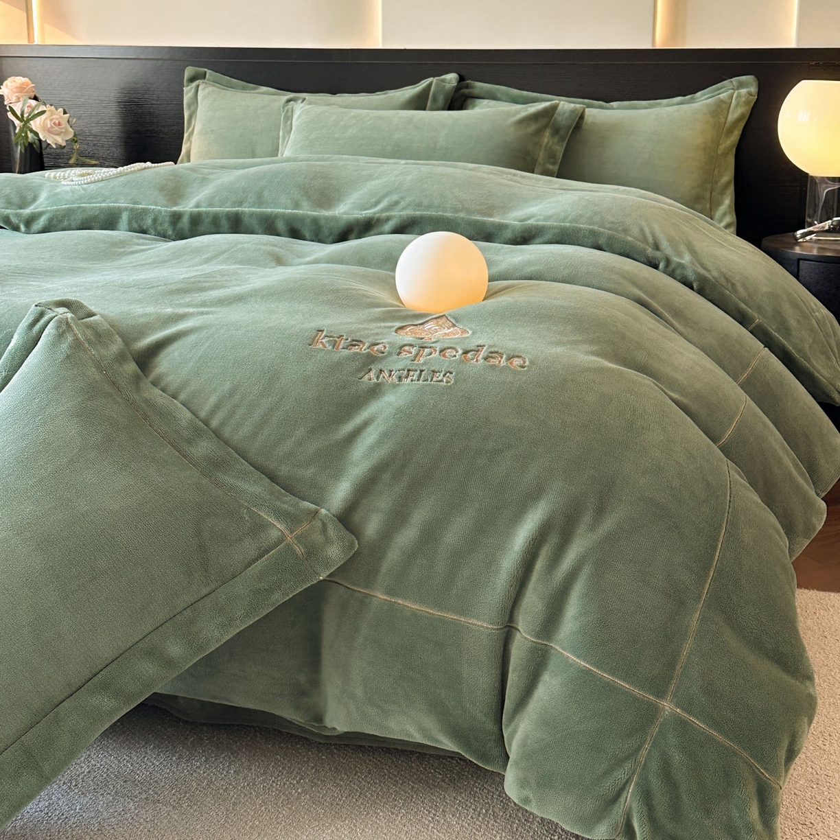 91家纺网 家纺一手货源 找家纺 狂想家 2025新款刺绣牛奶绒四件套-安琪儿 安琪儿-松石绿