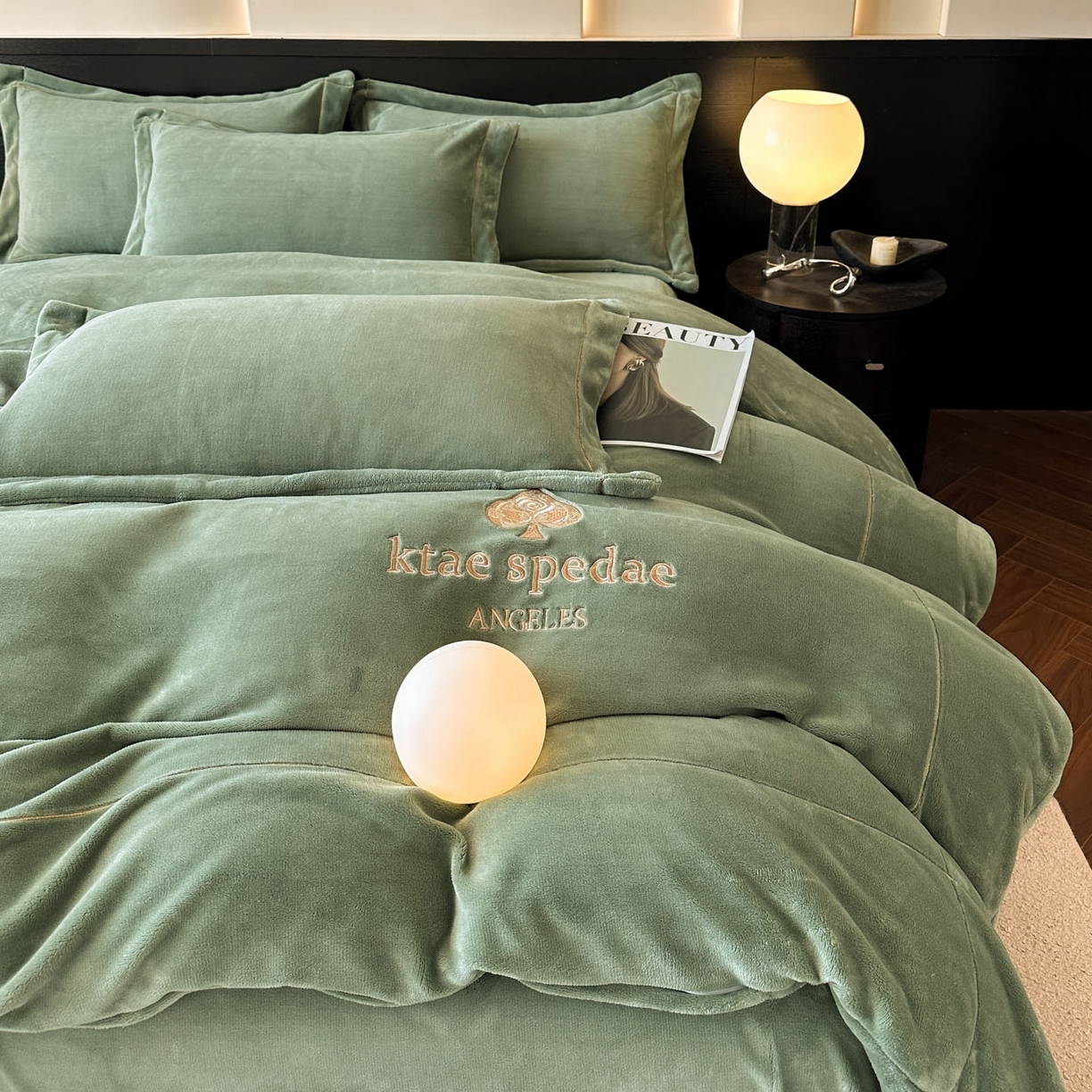 91家纺网 家纺一手货源 找家纺 狂想家 2025新款刺绣牛奶绒四件套-安琪儿 安琪儿-松石绿