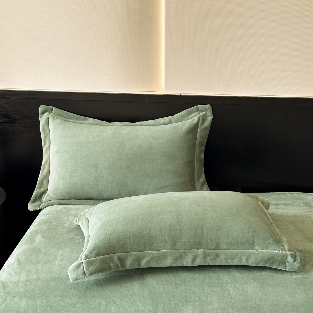 91家纺网 家纺一手货源 找家纺 狂想家 2025新款刺绣牛奶绒四件套-安琪儿 安琪儿-松石绿