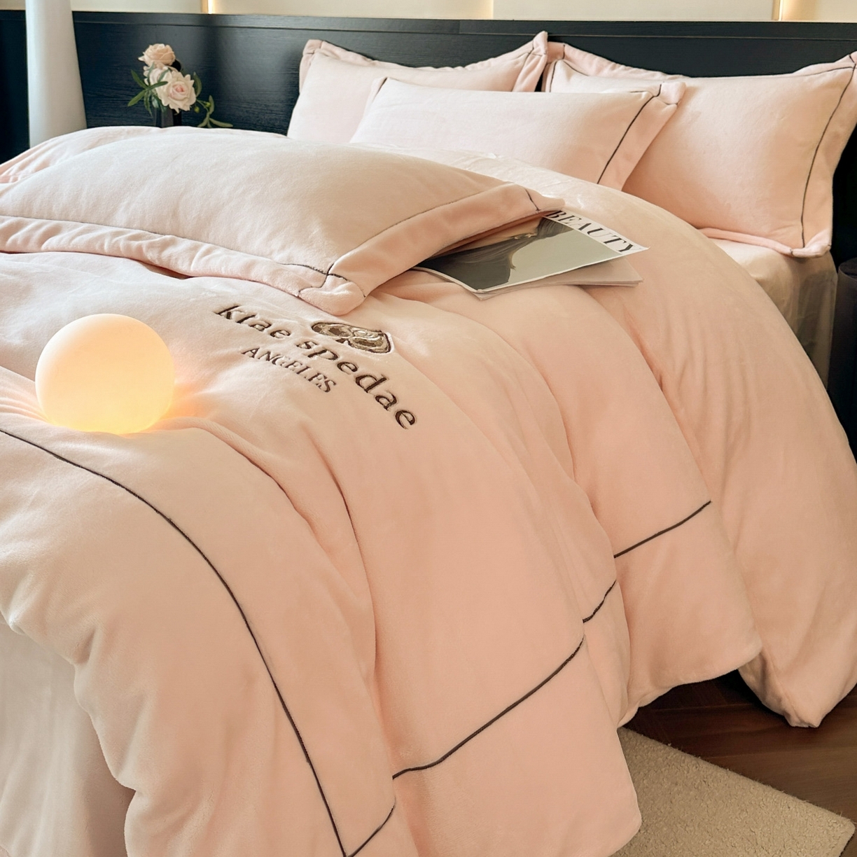 91家纺网 家纺一手货源 找家纺 狂想家 2025新款刺绣牛奶绒四件套-安琪儿 安琪儿-浅玉粉