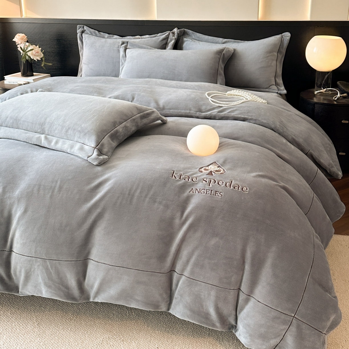 91家纺网 家纺一手货源 找家纺 狂想家 2025新款刺绣牛奶绒四件套-安琪儿 安琪儿-高级灰