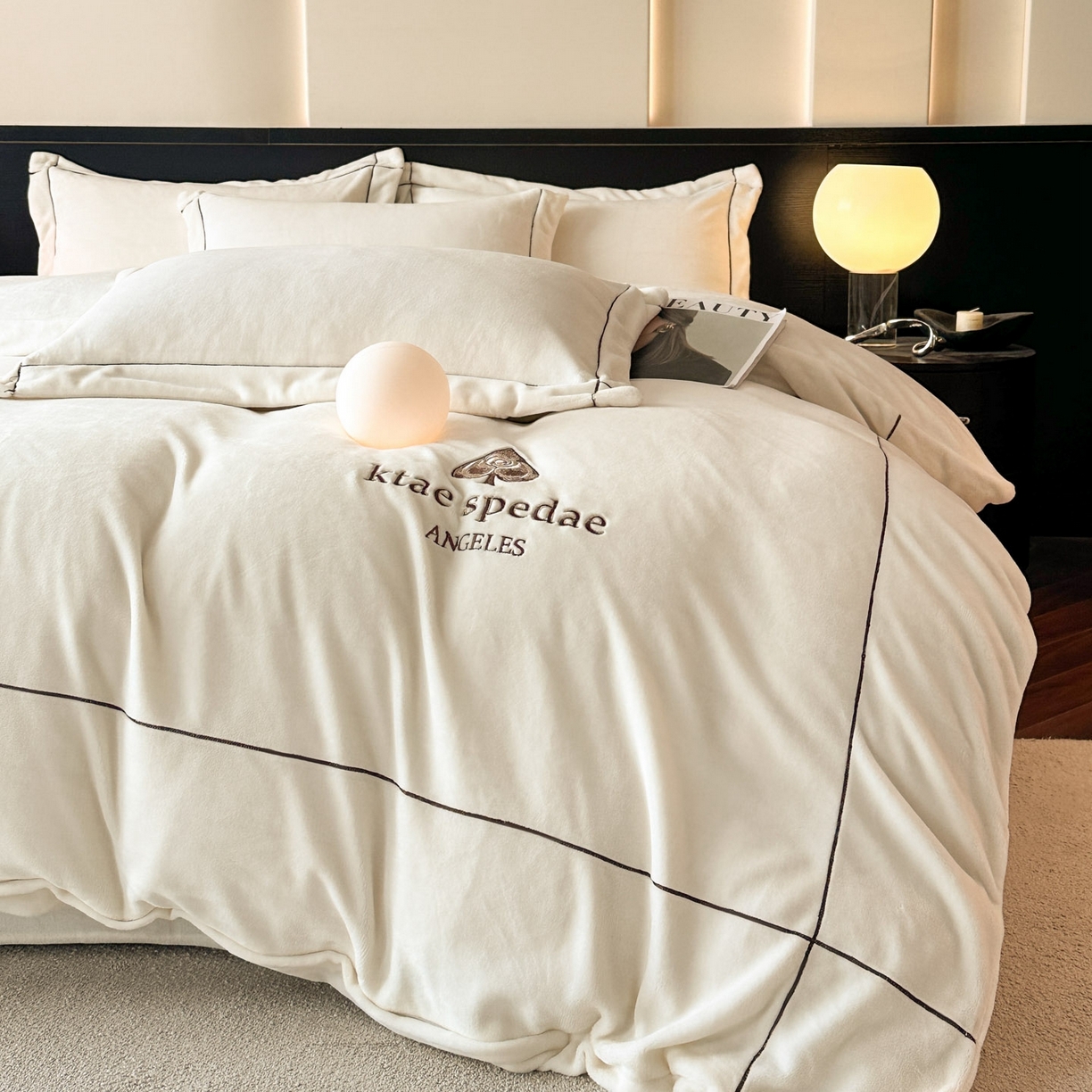 91家纺网 家纺一手货源 找家纺 狂想家 2025新款刺绣牛奶绒四件套-安琪儿 安琪儿-暖冬白